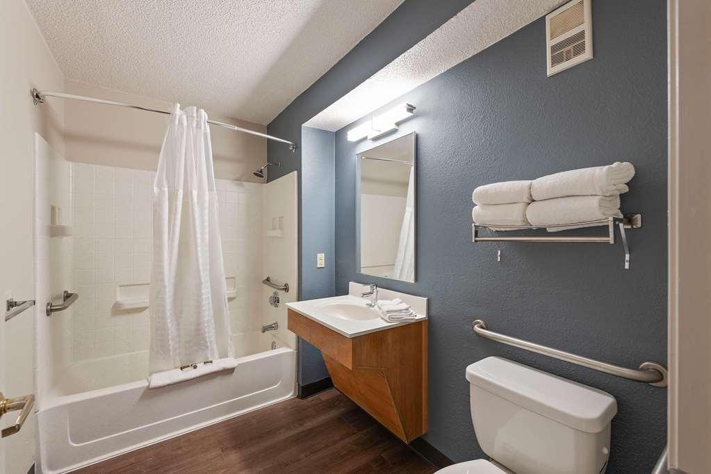 Extended Stay America Select Suites - Charlotte - University Place - E Mccullough Dr Eksteriør bilde