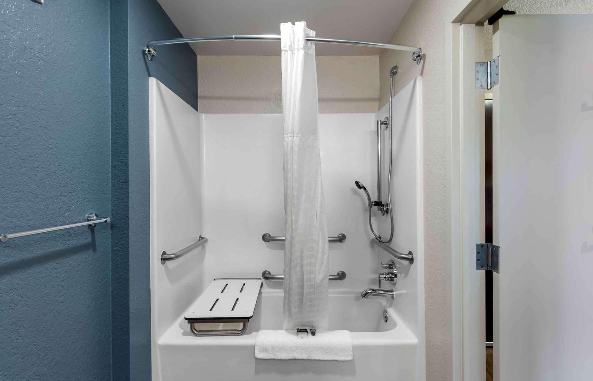 Extended Stay America Select Suites - Charlotte - University Place - E Mccullough Dr Eksteriør bilde