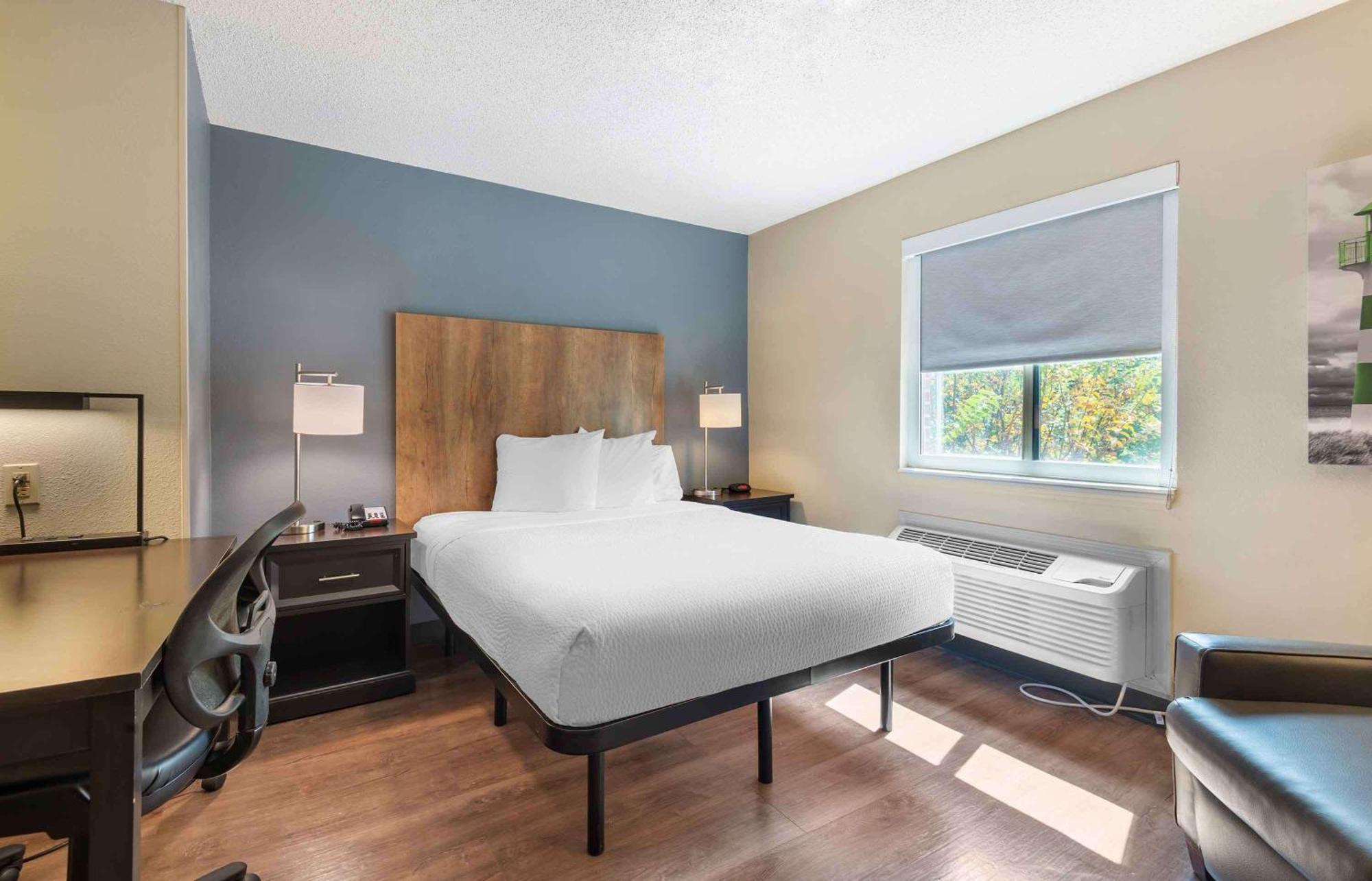 Extended Stay America Select Suites - Charlotte - University Place - E Mccullough Dr Eksteriør bilde