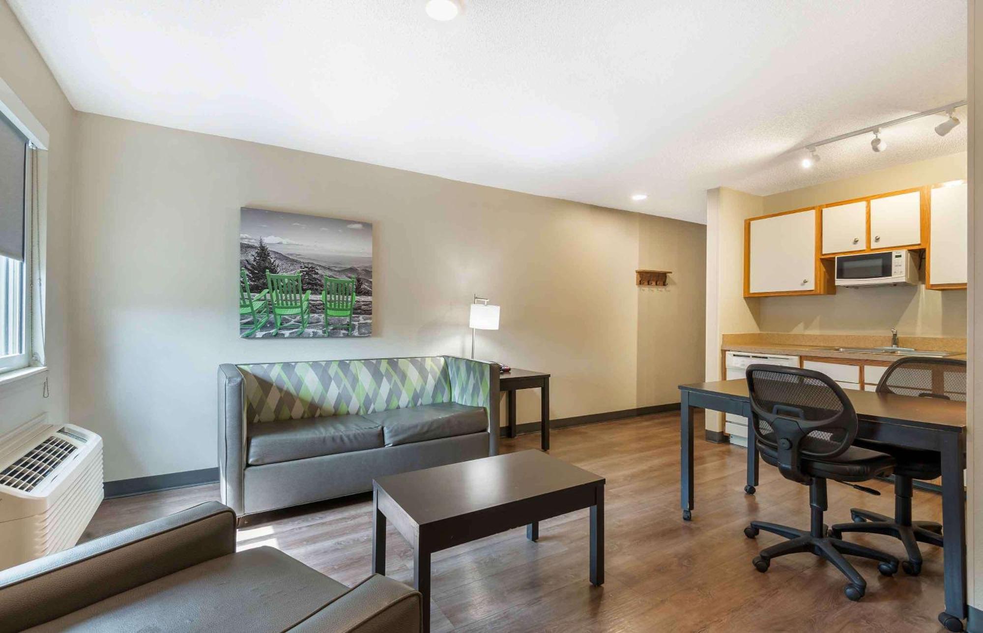 Extended Stay America Select Suites - Charlotte - University Place - E Mccullough Dr Eksteriør bilde