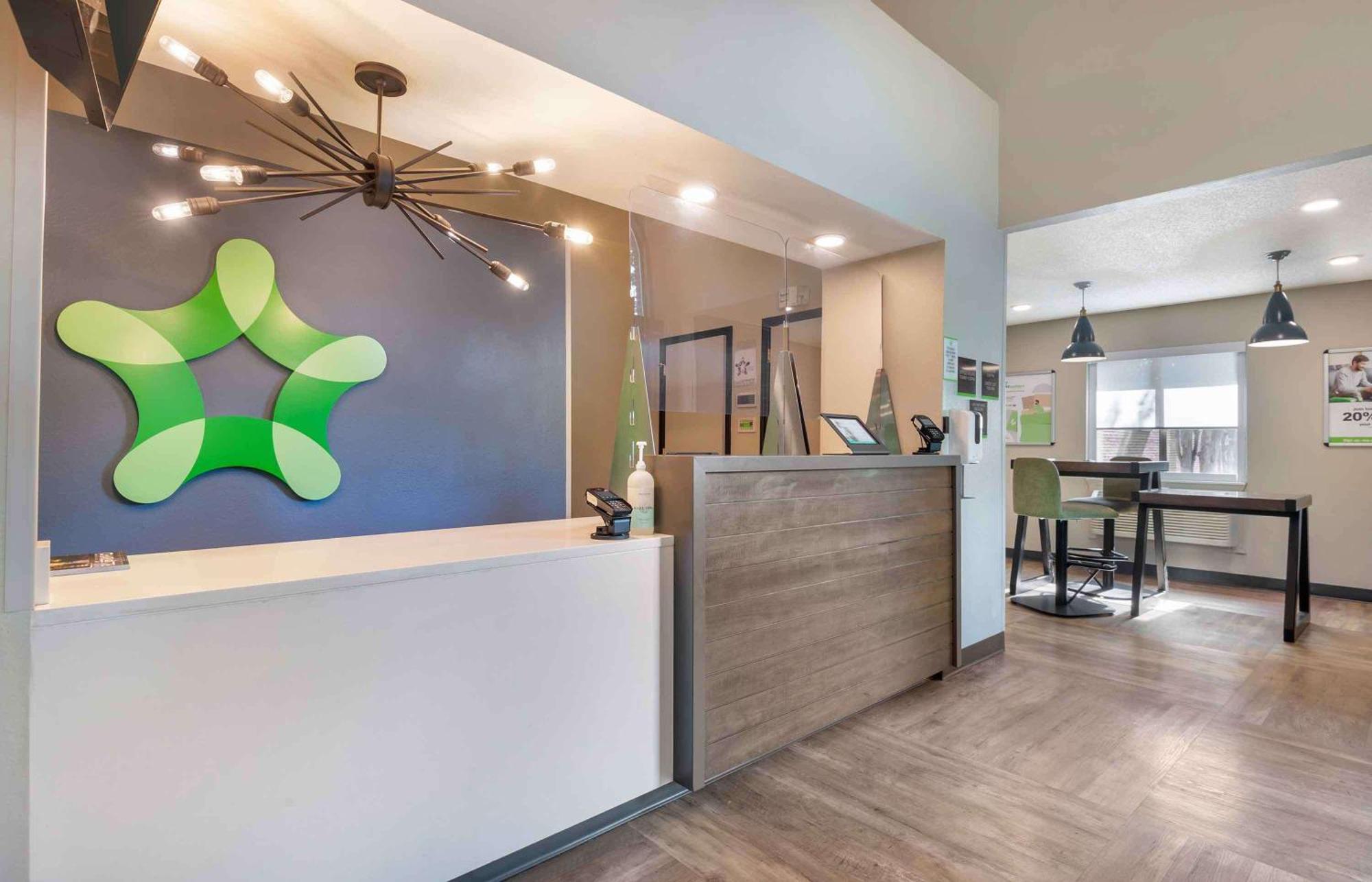 Extended Stay America Select Suites - Charlotte - University Place - E Mccullough Dr Eksteriør bilde