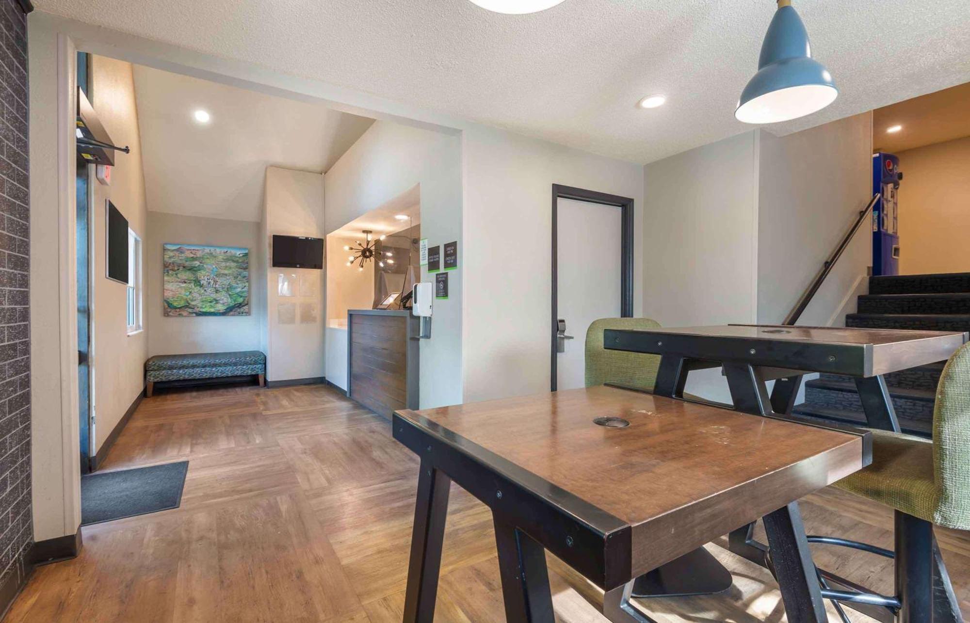 Extended Stay America Select Suites - Charlotte - University Place - E Mccullough Dr Eksteriør bilde