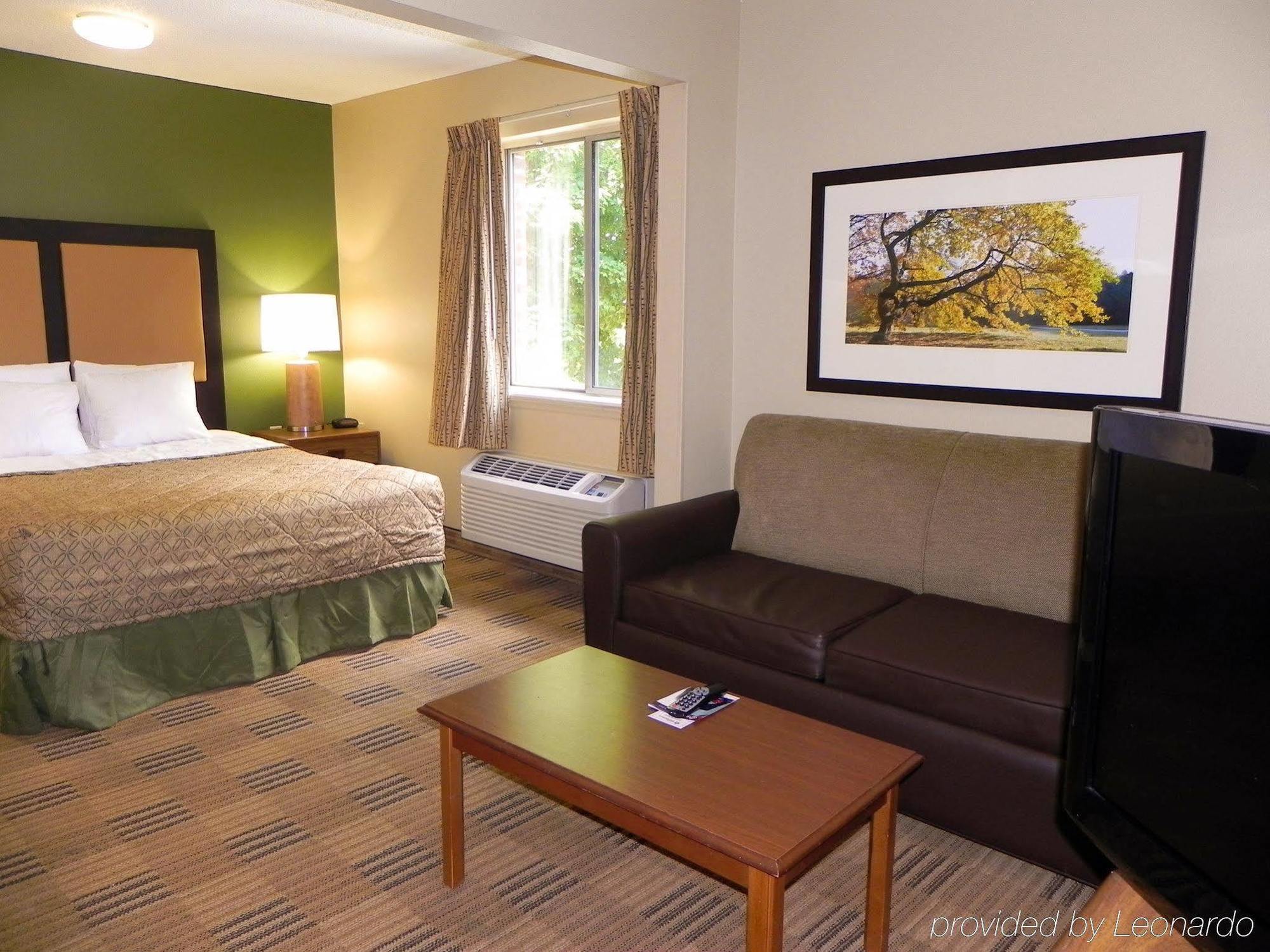 Extended Stay America Select Suites - Charlotte - University Place - E Mccullough Dr Eksteriør bilde