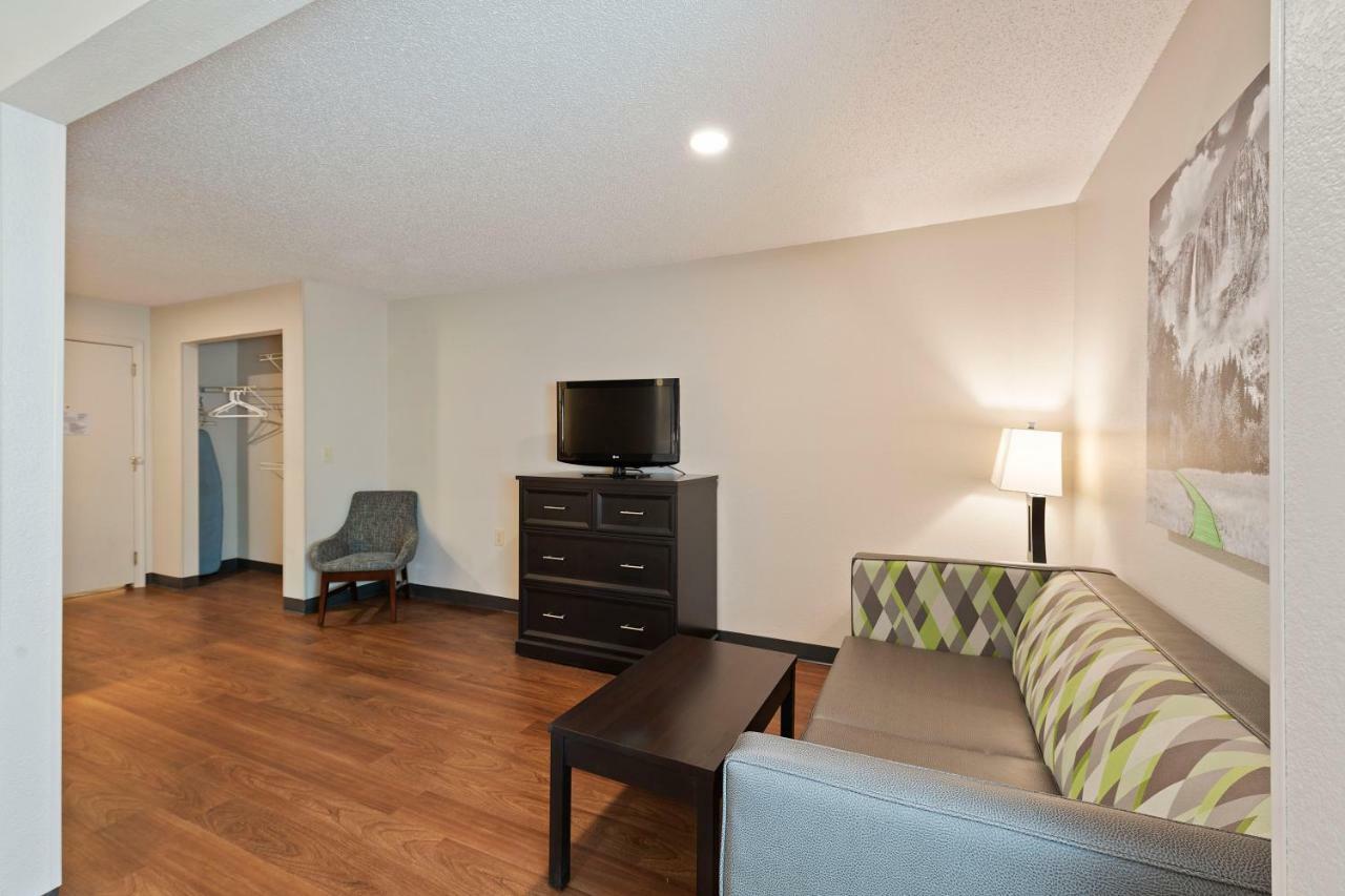 Extended Stay America Select Suites - Charlotte - University Place - E Mccullough Dr Eksteriør bilde